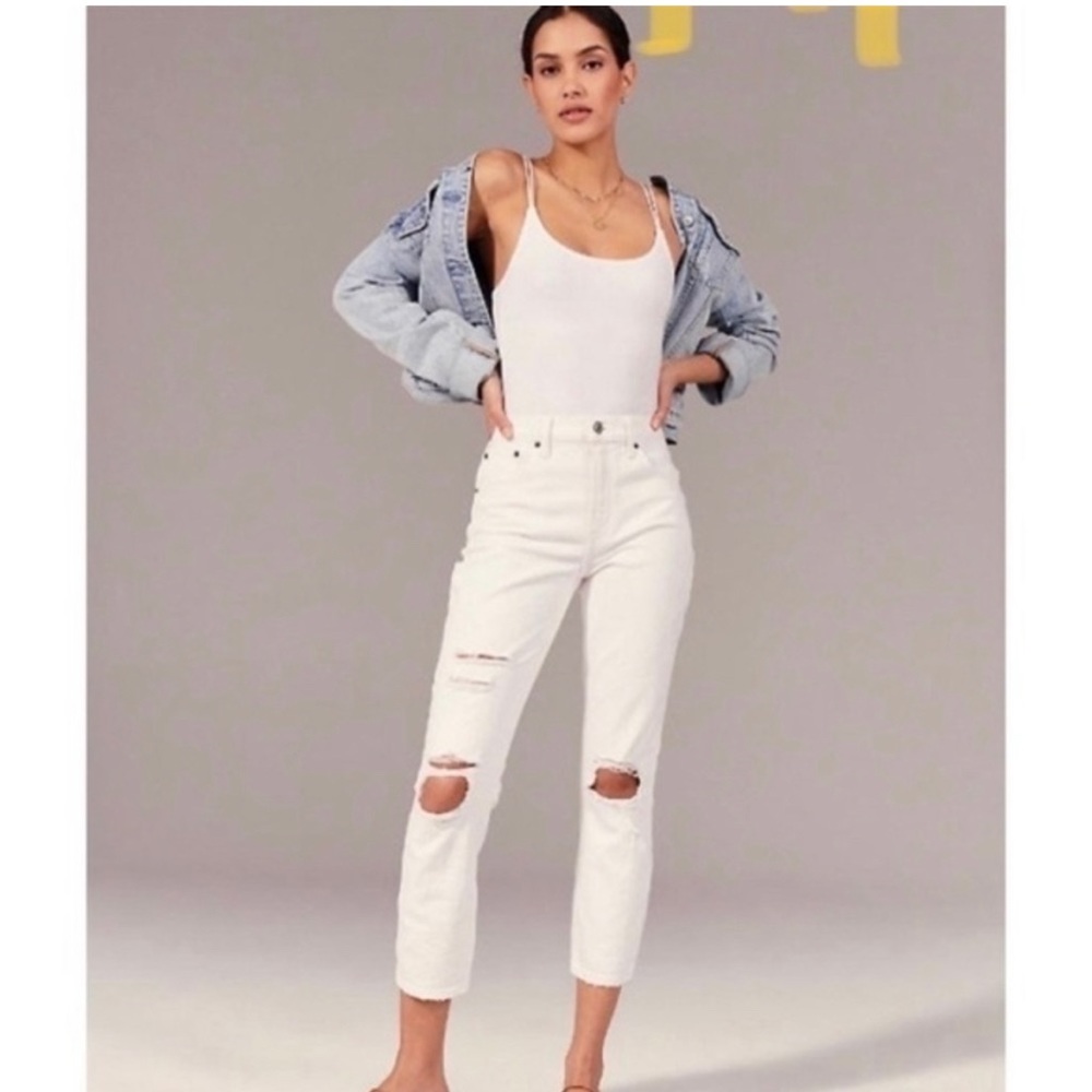 Abercrombie & Fitch High Rise Mom Jeans